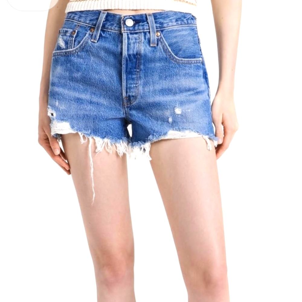 Levi's distressed shorts size 31